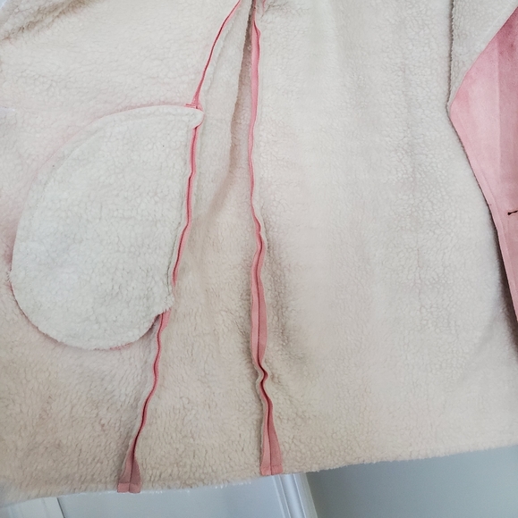 Pink Coat - Picture 5 of 10